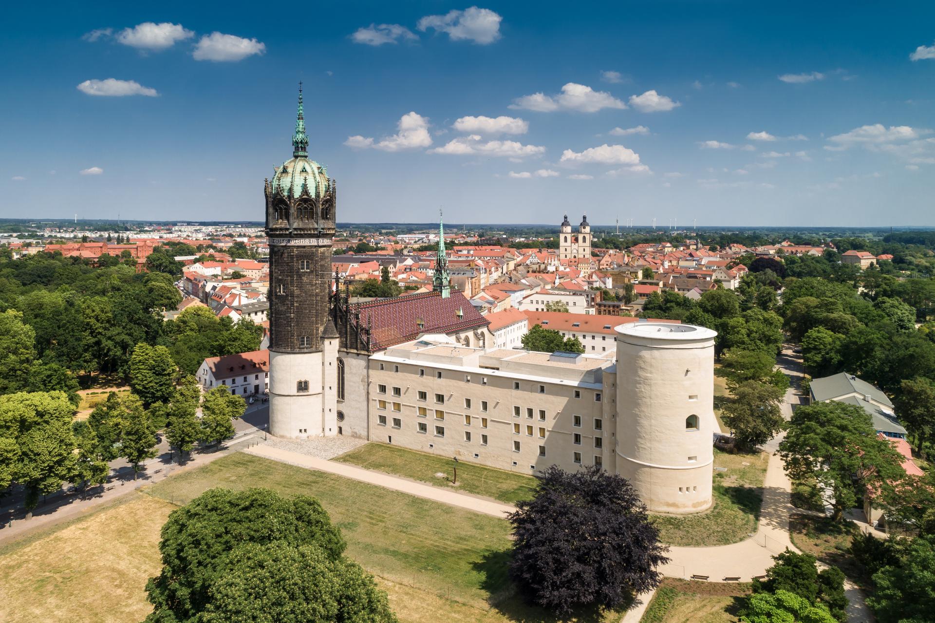 Schlosskirche "Allerheiligen" Wittenberg von oben