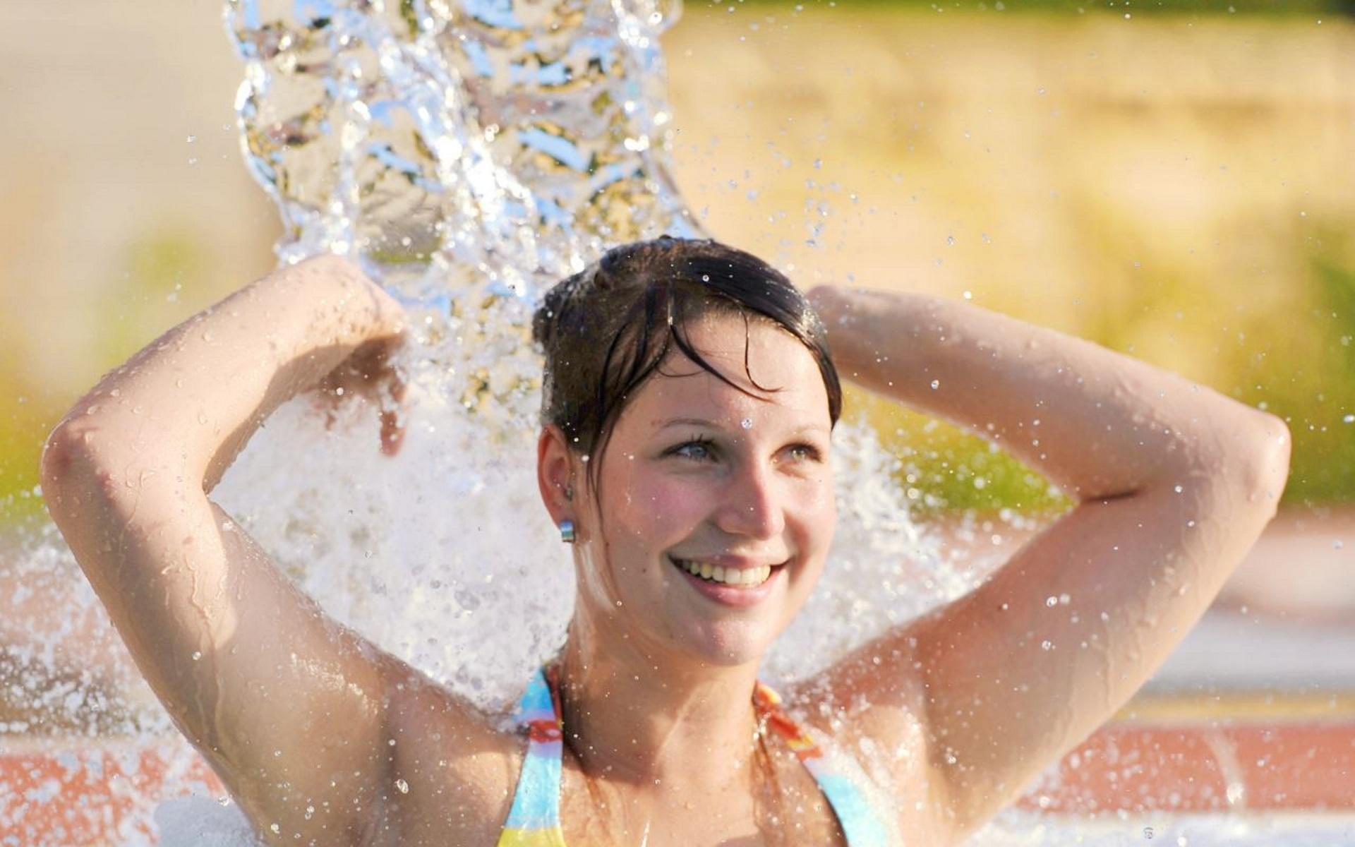  Nackendusche in der SteinTherme Bad Belzig, Foto: Bad Belzig Kur GmbH