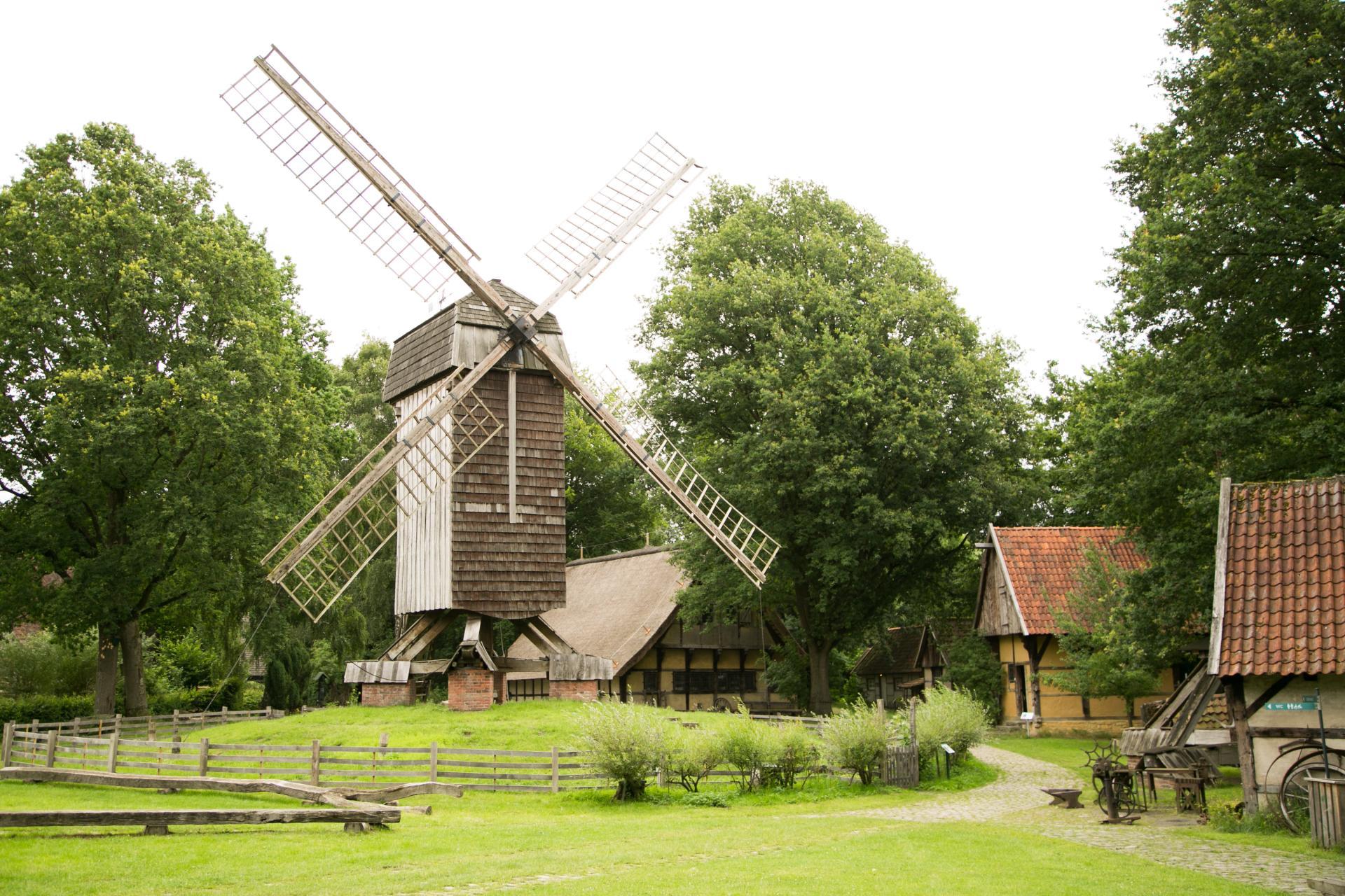 Bockwindmühle im Mühlenhof-Freilichtmuseum