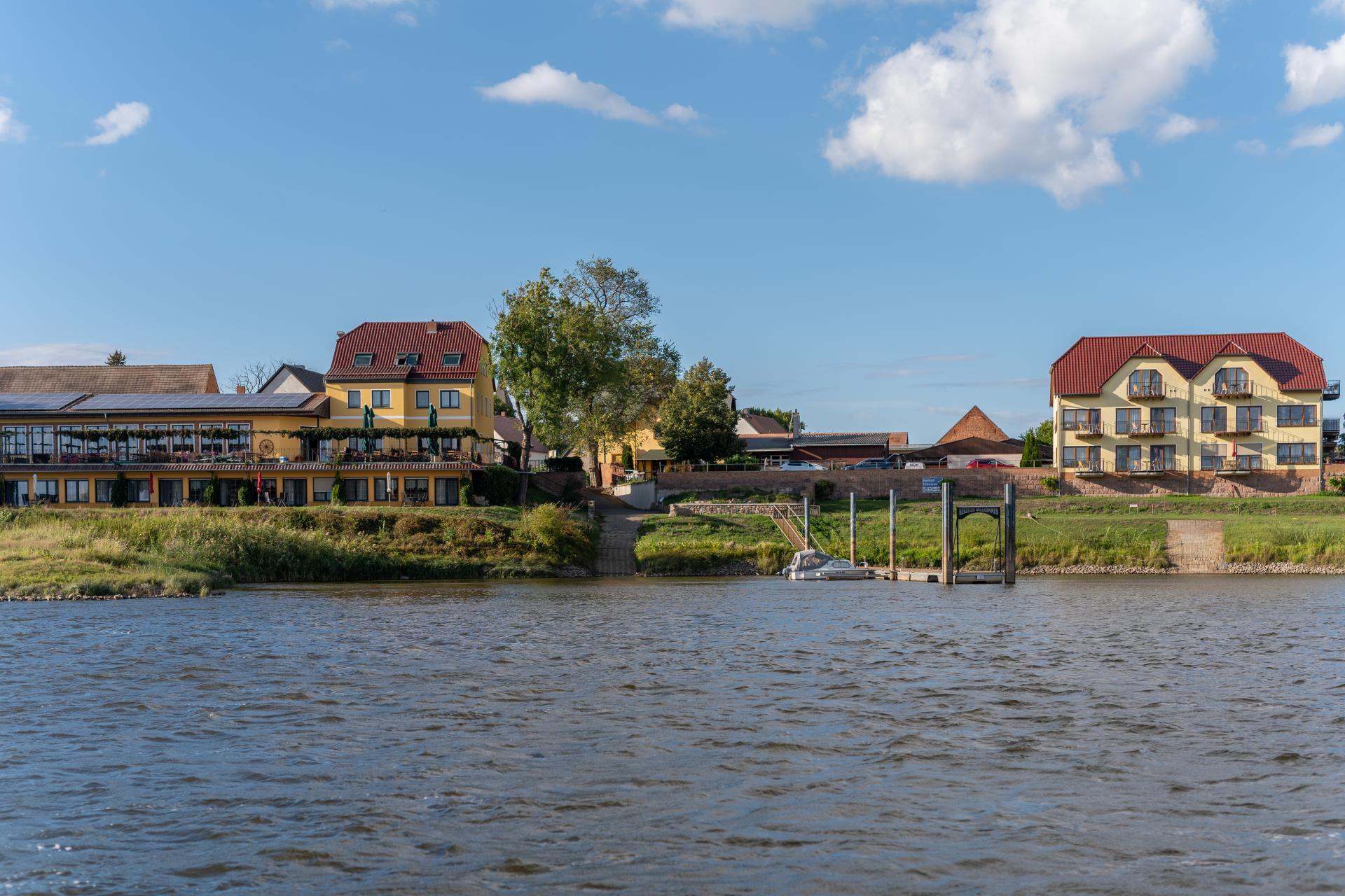 Außenansicht Elbterrassen zu Brambach