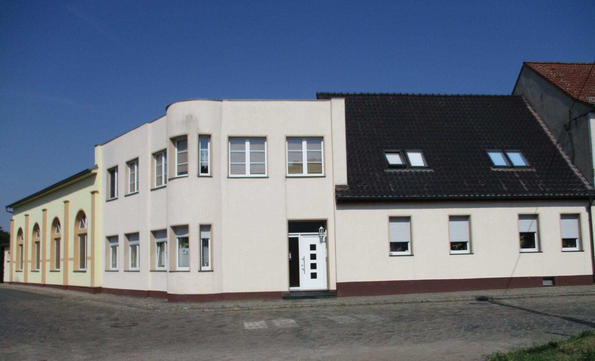 Haus mit der Ferienwohnung im Erdgeschoss