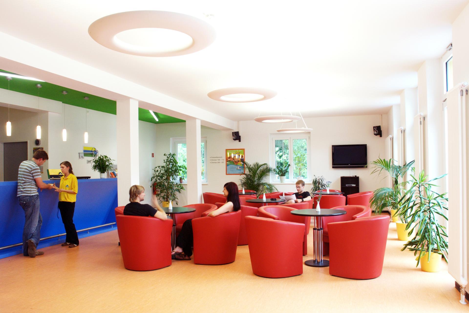 Jugendherberge Dessau, Empfang