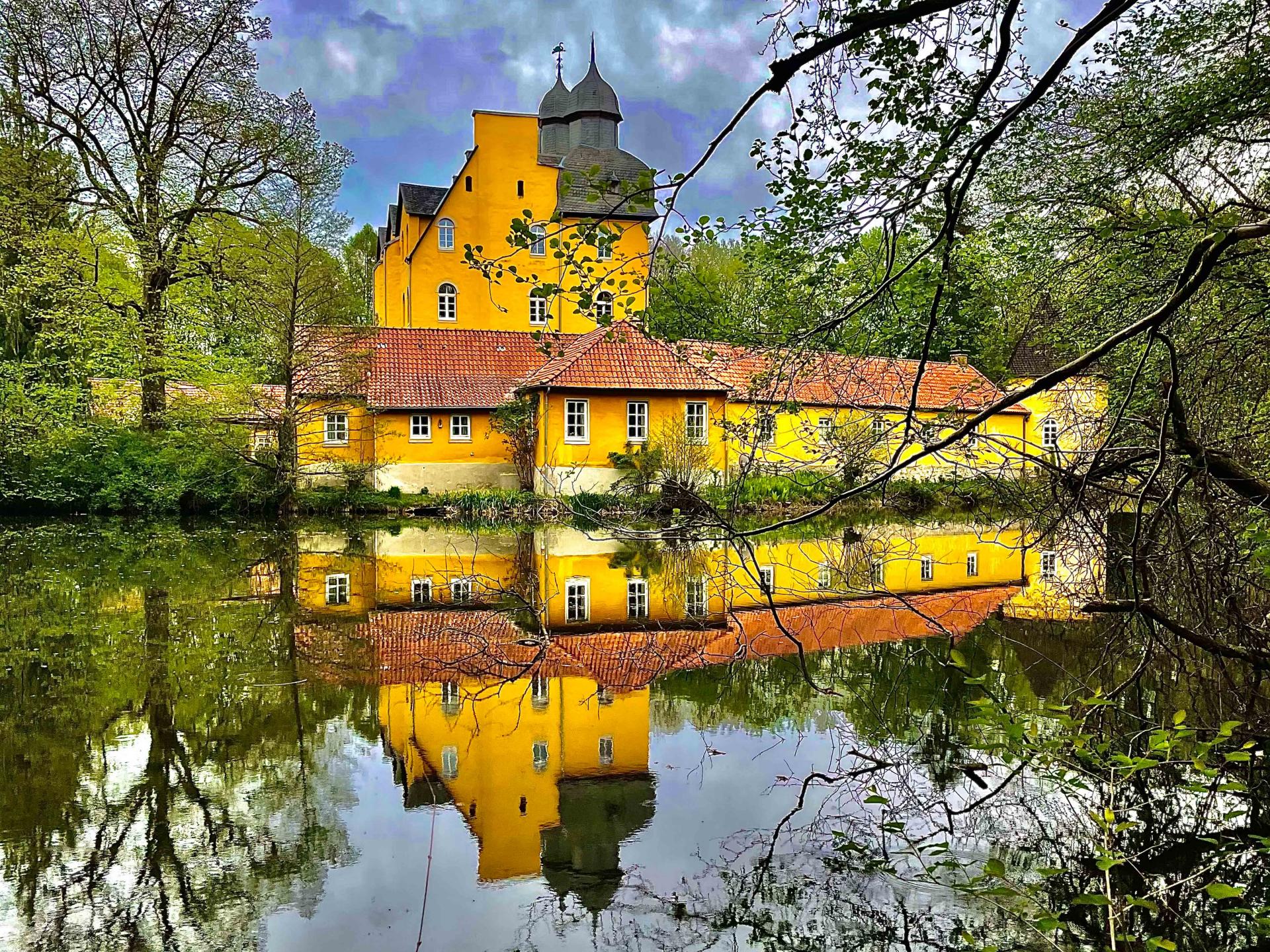 Schlossteich mit dem Jagdschloss in Schloß Holte-Stukenbrock
