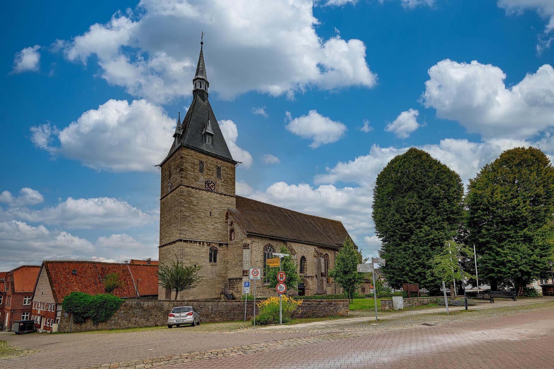 St. Nikolauskirche_ kath.