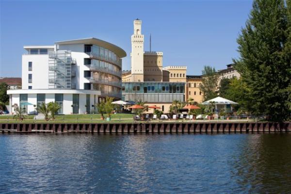 Hotel vom Wasser
