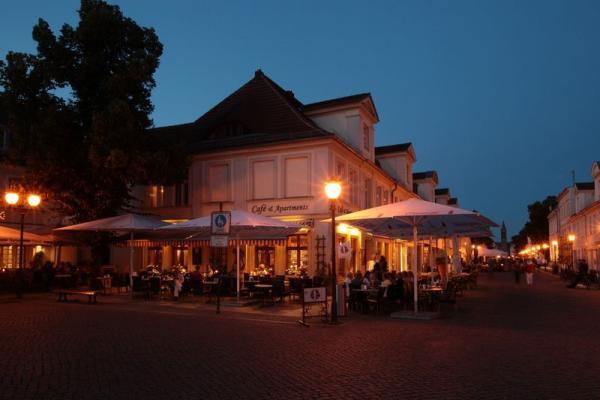 Abendstimmung am Eiscafé