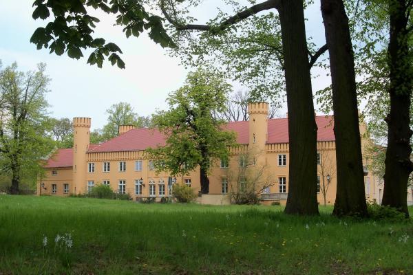 Gutspark Petzow - Schloss, Foto: Yvonne Schmiele