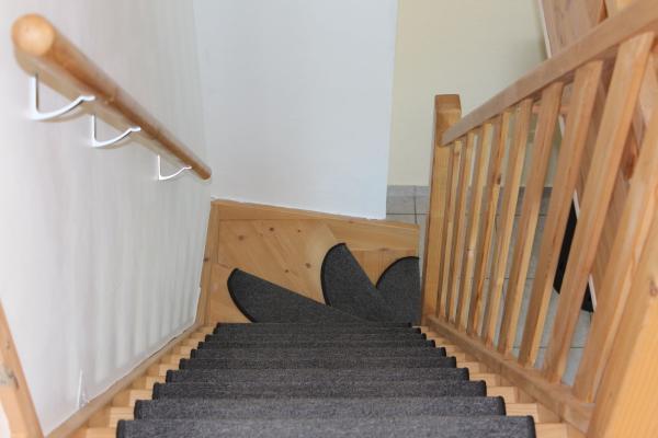 Treppe zum Schlaf- und Wohnzimmer