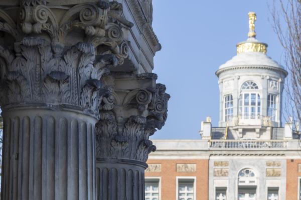 Columnas frente a la cúpula del Palacio de Mármol, Foto: André Stiebitz, Lizenz: PMSG/ SPSG