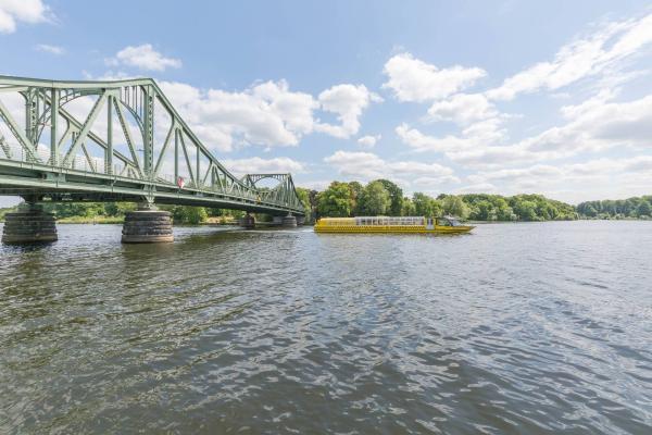 Die Glienicker Brücke, Foto: Steffen Lehmann, Lizenz: TMB-Fotoarchiv