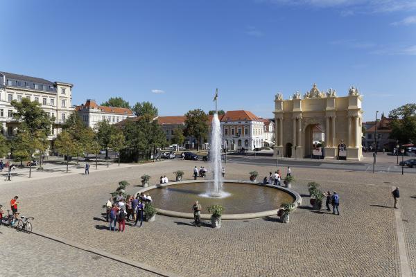 Luisenplatz mit Fontäne, Foto: André Stiebitz, Lizenz: PMSG