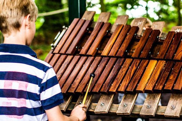 Karsten Eichhorn, Lizenz: Der Barfußpark Beelitz-Heilstätten Barfusspark - Xylophon