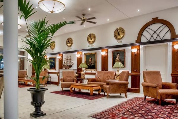 Precise Hotel & Resorts Lobby