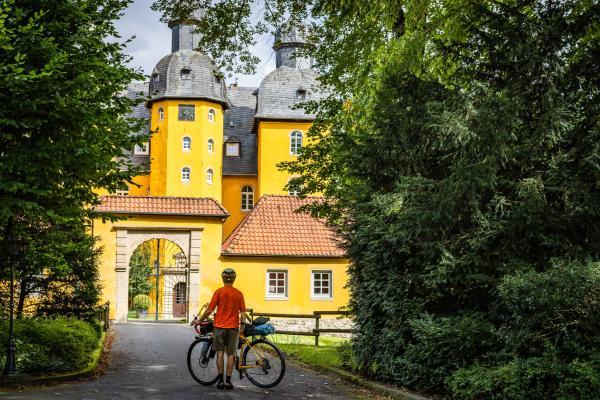 Martin Donat Am Schloss Holte