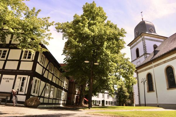 Stadt Verl Heimathaus und St. Anna Kirche Verl