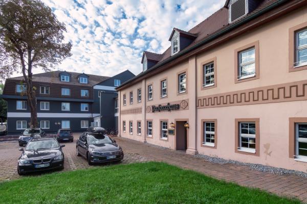 SL'otel im Parforcehaus Außenansicht SL'otel im Parforcehaus