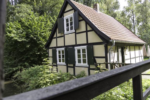 Flora Westfalica GmbH, Uli Funke Bleichhäuschen Schloss Rheda