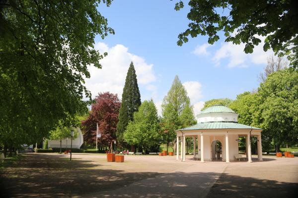 GesUndTourismus Horn-Bad Meinberg GmbH Brunnentempel mit Musikmuschel_02®GesUndTourismus Horn-Bad Meinberg GmbH.JPG