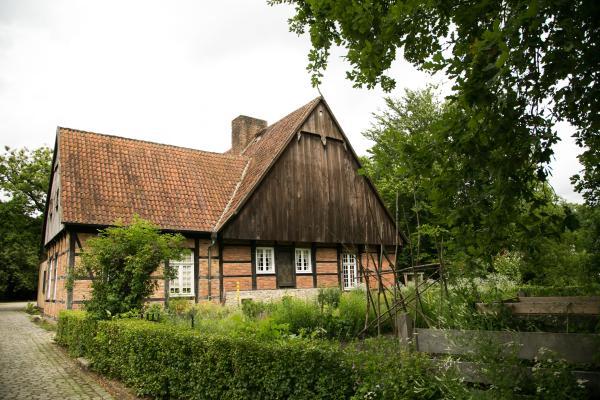 Münsterland e.V./ Marie Sophie Adorf Garten am Fachwerkhaus