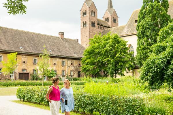 Teutoburger Wald Tourismus / Stadt Höxter / D. Ketz Landesgartenschaugelände/Remtergarten Höxter