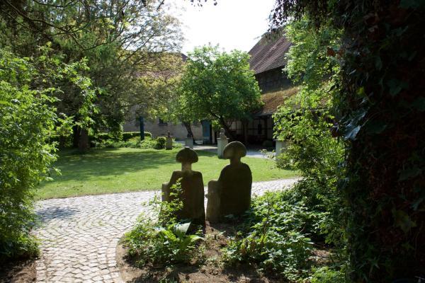 Klosterhof Brunshausen Klosterhof_Brunshausen_Skulptur im Innenhof